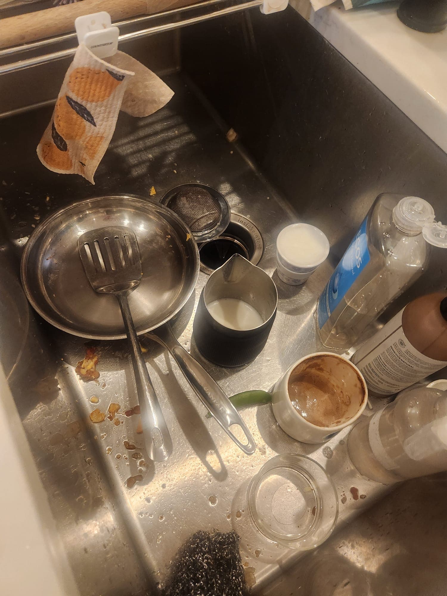 Kitchen sink before home cleaning service